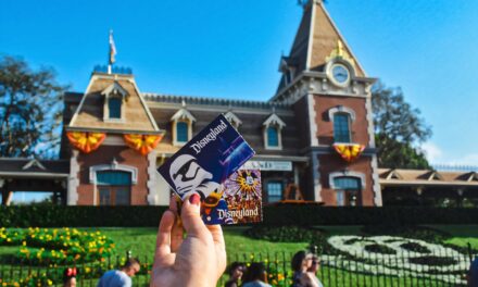 ¿Cómo reservar un día en Disneyland París con un billete sin fecha?